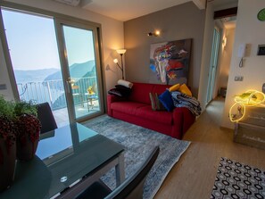 TV - Wohnung mit Panaoramaterrasse und Pool by Interhome (Fonteno)