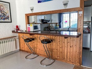 Fridge, microwave, oven, dishwasher - Casa Blumer by Interhome (L'Ametlla de Mar)