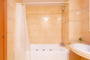Apartamento | Banheiro | Banheira 