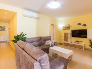 TV, fireplace - Haus mit privatem Pool, Garten und privatem Park by Interhome (Dénia)