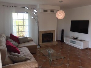 TV, fireplace - Traumvilla Segaria by Interhome (Dénia)