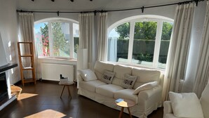 Living area - Schicker Bungalow in extrem ruhiger Lage und doch zentral gelegen by Interhome (Calpe/Calp)