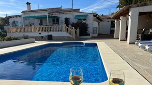 Pool - Schicker Bungalow in extrem ruhiger Lage und doch zentral gelegen by Interhome (Calpe/Calp)