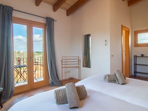 Room - Stilvolle, top-moderne, traumhafte Finca in Sineu by Interhome (Sineu)