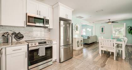 6 Mi to Raymond James Stadium: Tampa Retreat!