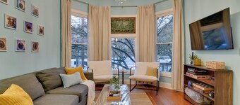 < 1 Mi to Moda Center: Walkable Portland Retreat!