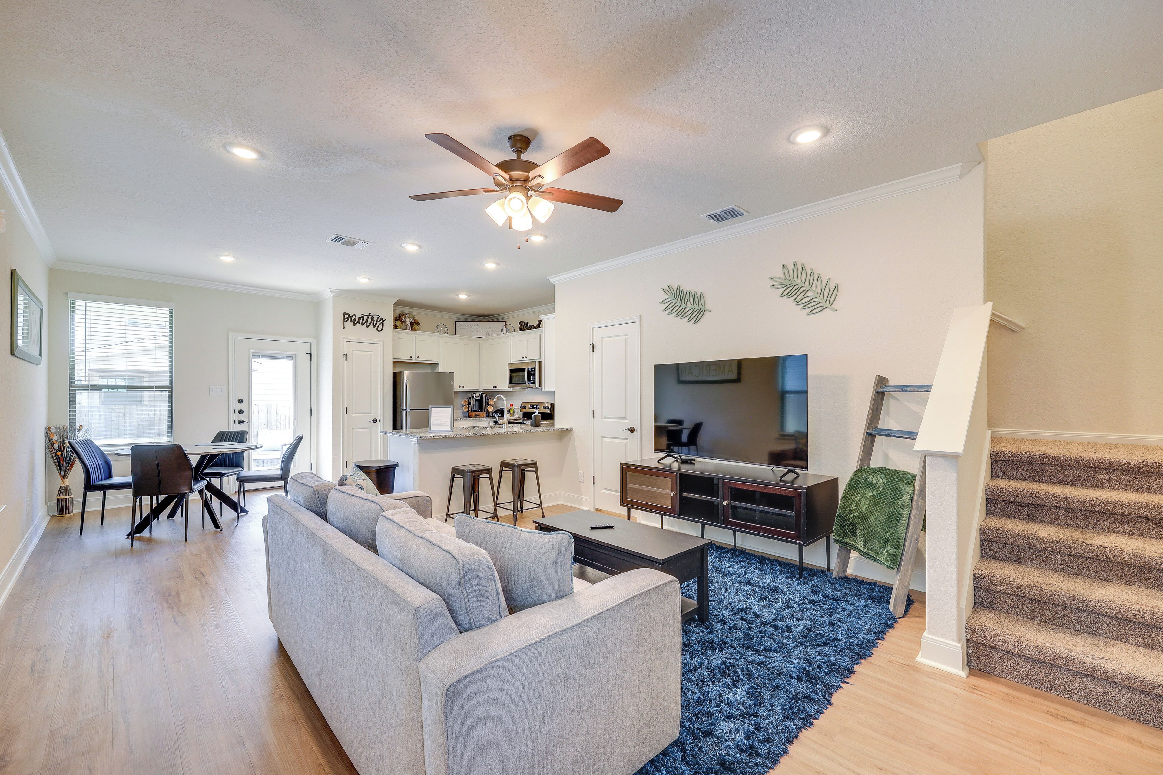 Apartment (3 Bedrooms) | Front of property