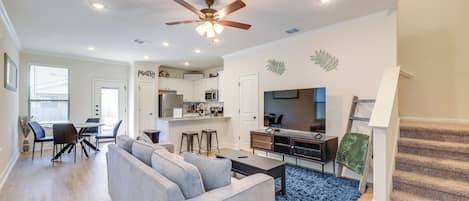 Apartment (3 Bedrooms) | Front of property