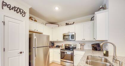 7 Mi to Lackland Afb: Family Home w/ Patio & Yard!