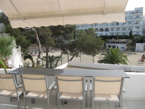Outdoor dining - Wohnung in Cala D'or mit gemeinsamem Pool, Terrasse und Garten by Interhome (Cala d'Or)