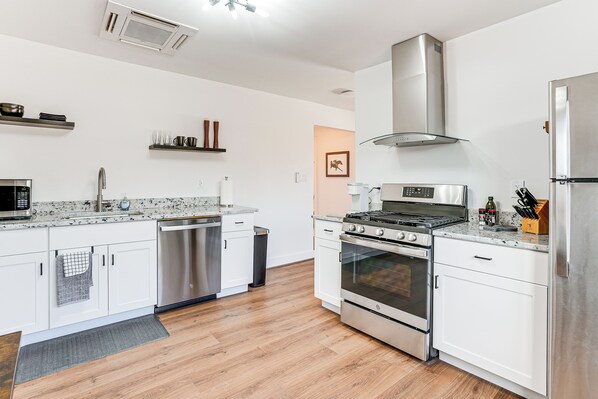 Interior - 1 Mi to Kentucky Bourbon Trail! Louisville Condo (Louisville)