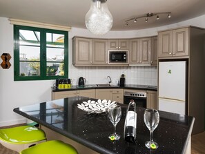 Fridge, microwave, oven, dishwasher - Casa Aloe Vera by Interhome (Playa Blanca)