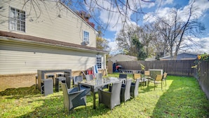 Unclassified image, 3 of 24, button - < 1 Mi to Beach! Quaint Norfolk Duplex w/ Yard (Norfolk)