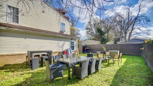 Unclassified image, 4 of 24, button - < 1 Mi to Beach! Quaint Norfolk Duplex w/ Yard (Norfolk)
