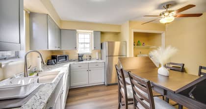 < 1 Mi to Beach! Quaint Norfolk Duplex w/ Yard
