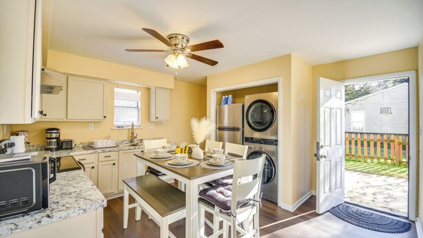 Unclassified image, 1 of 24, button - Explore & Relax! Norfolk Duplex < 1 Mi to Beach (Norfolk)