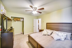 Apartment (3 Bedrooms) | Interior - Explore & Relax! Norfolk Duplex < 1 Mi to Beach (Norfolk)