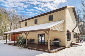 House (6 Bedrooms) | Interior - 4 Mi to Camelback! Group-friendly Poconos Cabin (Tannersville)