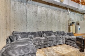 House (4 Bedrooms) | Interior - Family Retreat Near Winter Trails in Wakefield! (Wakefield)