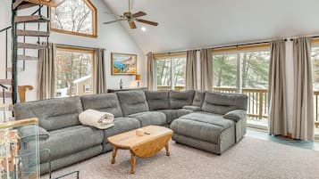 House (4 Bedrooms) | Front of property