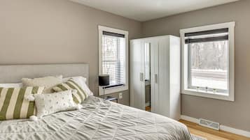 House (6 Bedrooms) | Interior