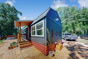 Interior - Dog-friendly 1BR House w/ Lake Views! (Delta)