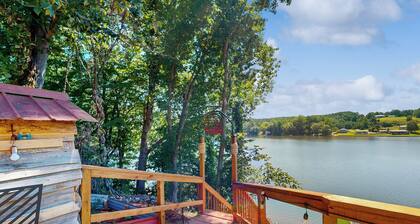 Dog-friendly 1BR House w/ Lake Views!
