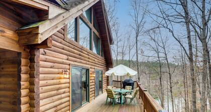 Views + Lake Access: Secluded Cabin Escape in Nebo