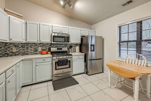 Apartment (3 Bedrooms) | Interior - Golf Course & Mtn Views: Franklin Family Condo (Franklin)