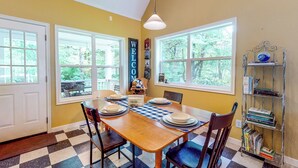 House (3 Bedrooms) | Interior - Creekside Seclusion: 'homested Retreat' in Dallas (Dallas)