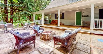 Homested Retreat: Secluded Home!