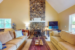 House (3 Bedrooms) | Interior - Homested Retreat: Secluded Home! (Dallas)