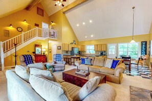 House (3 Bedrooms) | Interior - Homested Retreat: Secluded Home! (Dallas)