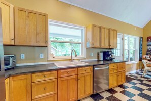 المنشأة من الداخل