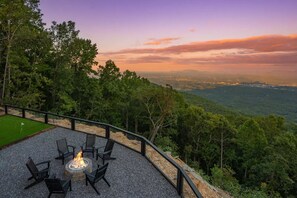 Terrace/patio - Wynnward Ridge Retreat ~ Pickleball, Putt-Putt, Pool, Fire Pit, and More! (Sevierville)