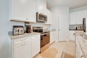 Interior - Florida Snowbird Haven w/ Pool! Easy I-75 Access (Parrish)