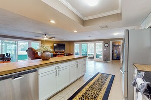 House (2 Bedrooms) | Interior - 2 BR Duplex w/ Full Kitchen & Lake View (Micanopy)