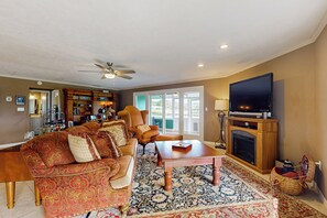 House (2 Bedrooms) | Interior - 7 Mi to Paynes Prairie Preserve! Rural Retreat (Micanopy)