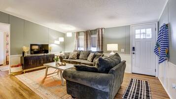 House (3 Bedrooms) | Front of property