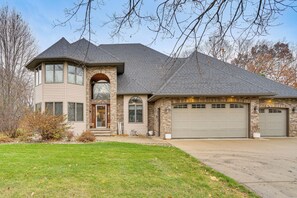 House (4 Bedrooms) | Interior - Rare Gem on a Ravine, Family Home in North Mankato (Mankato)