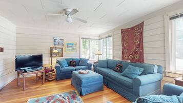 House (1 Bedroom) | Interior