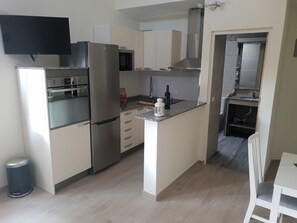 Fridge, microwave, oven, dishwasher - Ruhige Ferienwohnung für 4 Personen by Interhome (Costa Teguise)