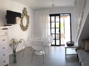 Interior - Komfortable Wohnung, Wifi, am Pool by Interhome (Costa Calma)