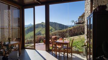 Phòng đôi Deluxe, quang cảnh núi | Quang cảnh vườn