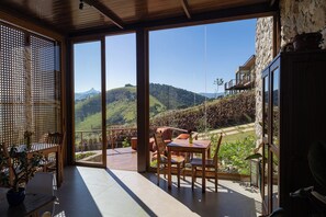 Deluxe Double Room, Mountain View | Garden view - Viso Villas Pousada Boutique (Sapucaí-Mirim)