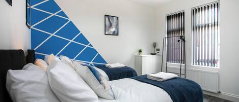 3 sovrum, skrivbord, strykjärn/strykbräda och gratis wi-fi