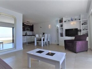 TV - Wohnung mit Blick auf das Wasser by Interhome (Maspalomas)