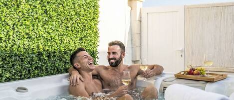 Bain à remous extérieur