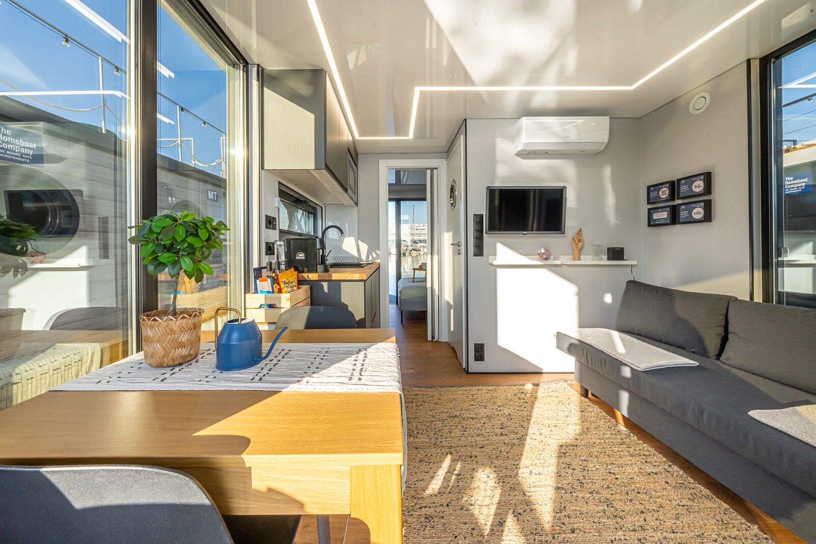 Luksusasuntovaunu, merinäköala | Oleskelualue