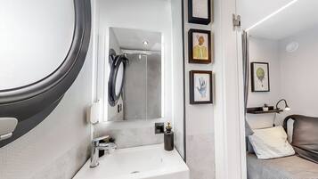 Comfort Mobile Home, Ocean View | Bathroom | Shower, free toiletries, towels, soap